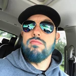 Meet your Posher, Christopher